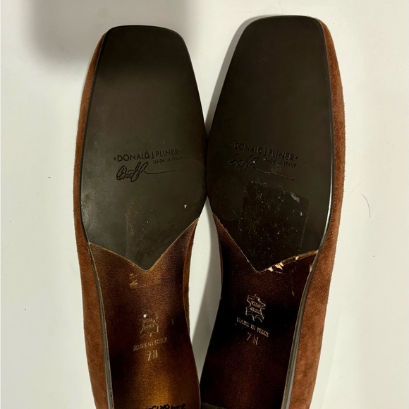 Donald J Pliner Women’s brown suede flats with silver mod buckle - Picture 3 of 3